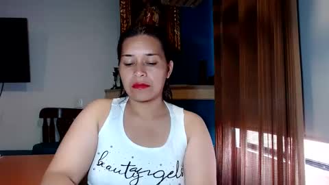 Snapshot of paula_anderson chatting on 8, 1, 2025 PAULA online show from 8, 1, 2025