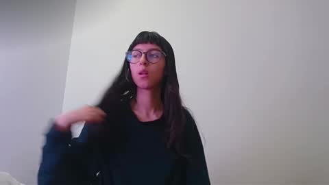   online show from 21, 12, 2025