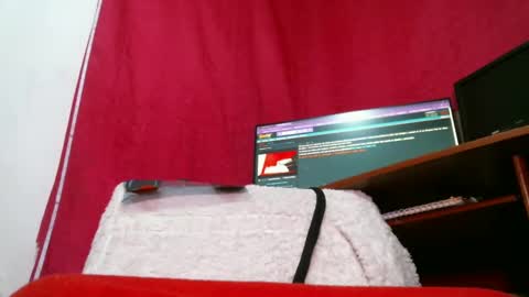 PAULA VALENTINA online show from 8, 3, 2025