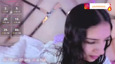 Snapshot of paulette_dupont_ chatting on 15, 12, 2025 paulette_dupont_ online show from 15, 12, 2025