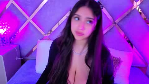 Snapshot of paulette_dupont_ chatting on 18, 12, 2025 paulette_dupont_ online show from 18, 12, 2025