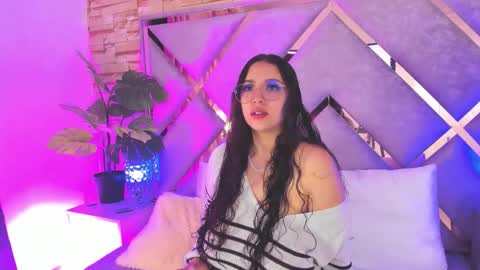 Snapshot of paulette_dupont_ chatting on 23, 12, 2025 paulette_dupont_ online show from 23, 12, 2025