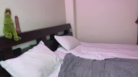 Isla  Chase online show from 23, 2, 2025