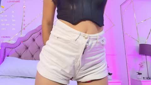 Paulina Belle online show from 2, 3, 2025