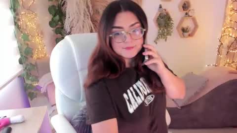 Snapshot of paulinacostello chatting on 3, 6, 2026 Estefania online show from 3, 6, 2026