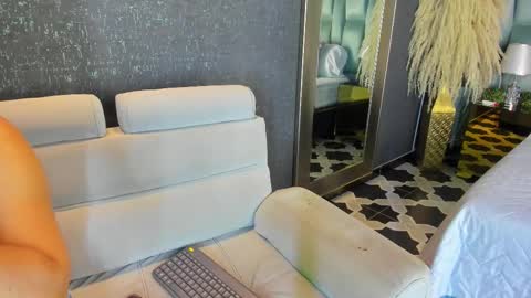 Snapshot of paulinaduarte_ chatting on 14, 11, 2025 Paulina online show from 14, 11, 2025