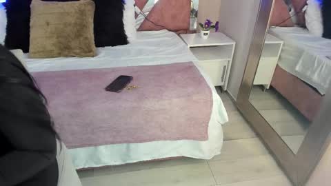 Snapshot of paulinaduarte_ chatting on 19, 11, 2025 Paulina online show from 19, 11, 2025