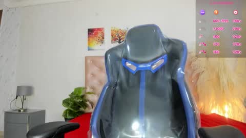 Snapshot of paulinasaeenz chatting on 4, 11, 2025 PaulinaSaennz online show from 4, 11, 2025