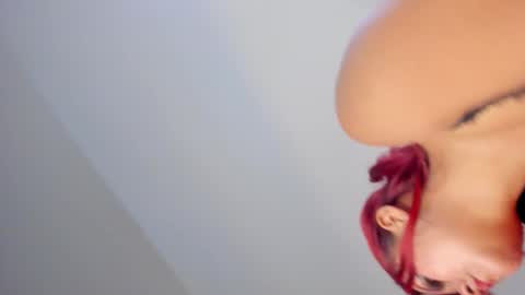 Snapshot of paulinasaeenz chatting on 5, 11, 2025 PaulinaSaennz online show from 5, 11, 2025