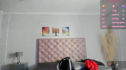 Snapshot of paulinasaeenz chatting on 17, 11, 2025 PaulinaSaennz online show from 17, 11, 2025