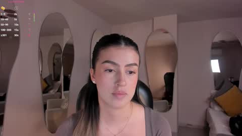 Paulina Santos  online show from 11, 9, 2025