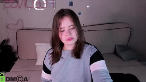 Snapshot of pauline_moore chatting on 15, 12, 2025 Erica online show from 15, 12, 2025