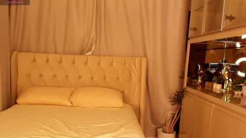 paulinne_clark online show from 17, 4, 2026