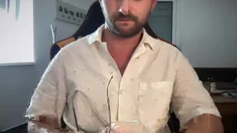 Snapshot of paulsimpsn chatting on 11, 7, 2026 love bush online show from 11, 7, 2026