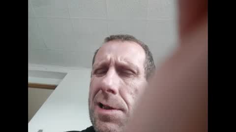 Snapshot of pawelwegrzyn306 chatting on 17, 5, 2026 Pawel42 online show from 17, 5, 2026