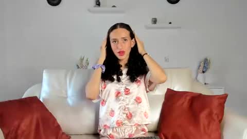 Snapshot of peach_tyron chatting on 3, 1, 2025 peach tyron online show from 3, 1, 2025