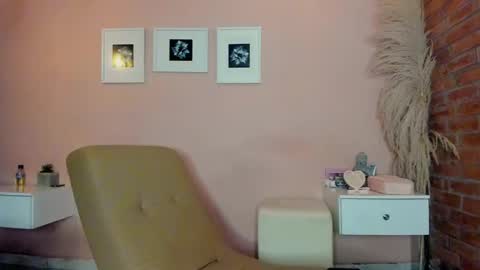 Snapshot of peach_tyron chatting on 4, 2, 2025 peach tyron online show from 4, 2, 2025