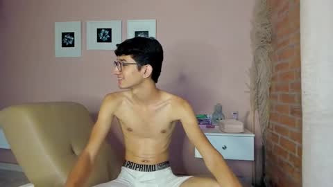 Snapshot of peach_tyron chatting on 1, 3, 2025 peach tyron online show from 1, 3, 2025