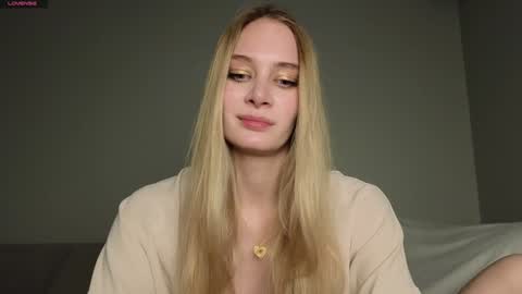 Lexy Peach online show from 28, 1, 2025