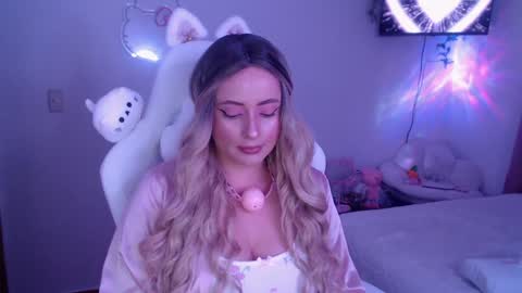 Snapshot of peacherry_ chatting on 8, 2, 2025 peacherry_ online show from 8, 2, 2025