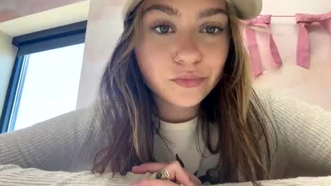 Snapshot of peachesncreampiezz chatting on 8, 5, 2026 peachesncreampiezz online show from 8, 5, 2026