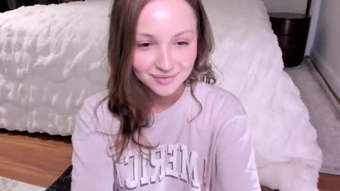 Snapshot of peachvibes chatting on 6, 10, 2025 Lili online show from 6, 10, 2025