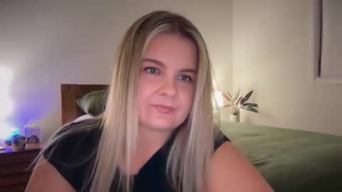 peachyrose_ online show from 16, 4, 2026