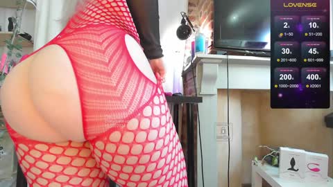 Snapshot of peachyym chatting on 20, 12, 2024 Help me to reach 200 thumbs up online show from 20, 12, 2024