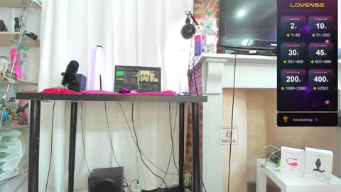 Snapshot of peachyym chatting on 27, 12, 2024 Help me to reach 200 thumbs up online show from 27, 12, 2024