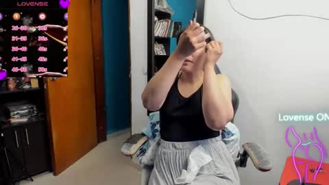 Tangerine Penaut online show from 19, 10, 2025