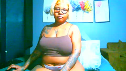 Snapshot of pearlblu38 chatting on 25, 1, 2025 Pearl online show from 25, 1, 2025