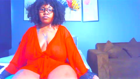 Snapshot of pearlblu38 chatting on 1, 2, 2025 Pearl online show from 1, 2, 2025