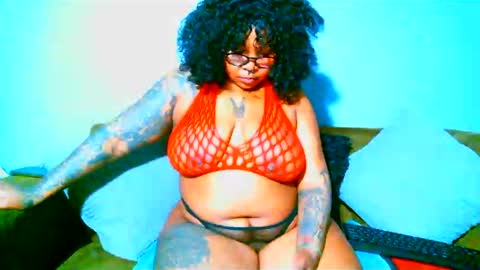 Snapshot of pearlblu38 chatting on 1, 2, 2025 Pearl online show from 1, 2, 2025