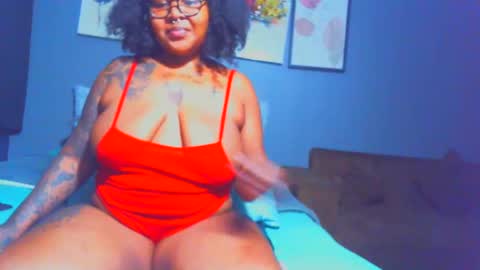 Snapshot of pearlblu38 chatting on 9, 2, 2025 Pearl online show from 9, 2, 2025
