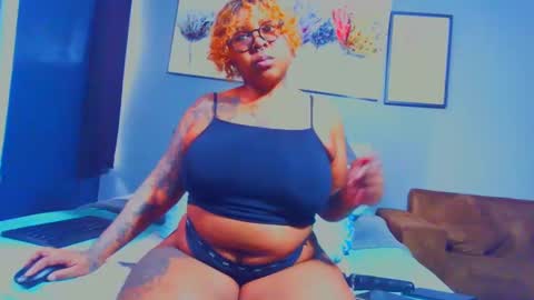 Snapshot of pearlblu38 chatting on 10, 2, 2025 Pearl online show from 10, 2, 2025