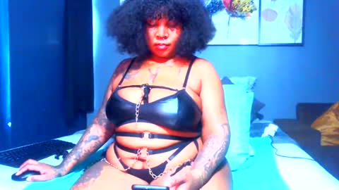 Snapshot of pearlblu38 chatting on 25, 2, 2025 Pearl online show from 25, 2, 2025