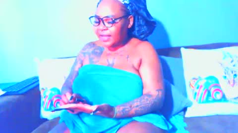 Snapshot of pearlblu38 chatting on 5, 3, 2025 Pearl online show from 5, 3, 2025
