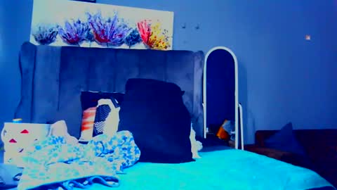 Snapshot of pearlblu38 chatting on 12, 9, 2025 Pearl online show from 12, 9, 2025