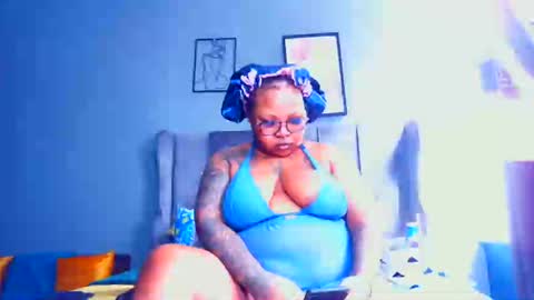 Snapshot of pearlblu38 chatting on 15, 10, 2025 Pearl online show from 15, 10, 2025