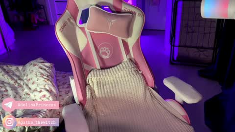 Snapshot of pearlprincess_ chatting on 16, 12, 2024 Adelina online show from 16, 12, 2024