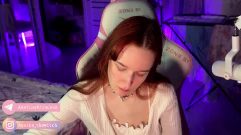 Snapshot of pearlprincess_ chatting on 11, 2, 2025 Adelina online show from 11, 2, 2025