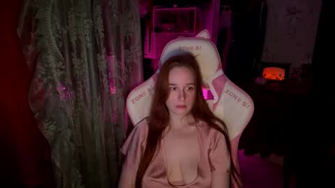 Snapshot of pearlprincess_ chatting on 5, 12, 2025 Adelina online show from 5, 12, 2025