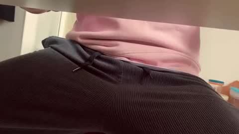 Snapshot of pedroserrano2000 chatting on 15, 4, 2026 PedrOO OO online show from 15, 4, 2026