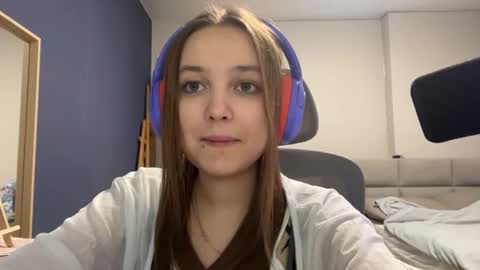 Luna Vale online show from 4, 7, 2026