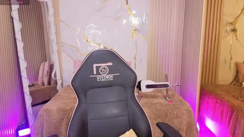 penelope online show from 20, 4, 2026