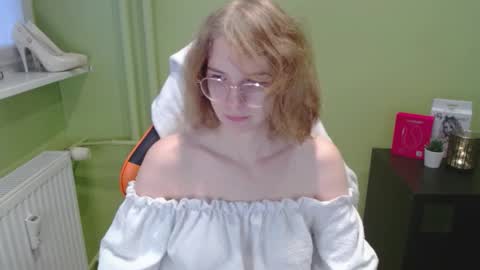 Snapshot of penny_lust chatting on 18, 12, 2025 Penny online show from 18, 12, 2025