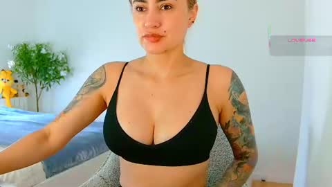 Hi Im Penelope  better vibrations  1111 online show from 3, 7, 2026
