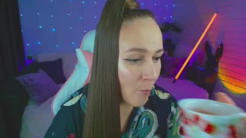 Dia  online show from 22, 9, 2025