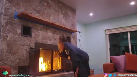 Snapshot of peppermintdusty chatting on 30, 11, 2025 Peppermint and Dusty online show from 30, 11, 2025