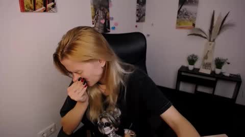 Mia online show from 17, 9, 2025